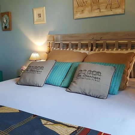 Vouhé Le Logis De La Poupeliere Bed & Breakfast エクステリア 写真