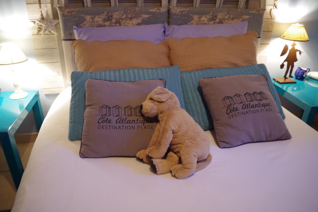 Vouhé Le Logis De La Poupeliere Bed & Breakfast エクステリア 写真