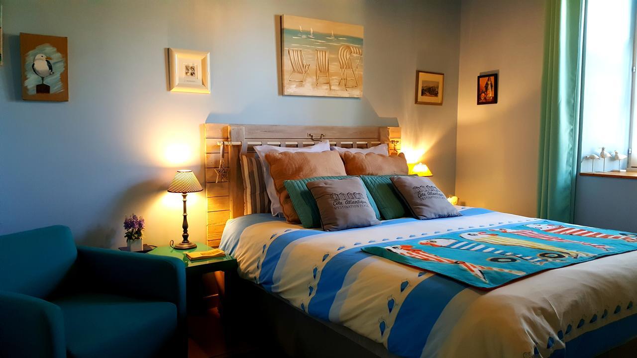 Vouhé Le Logis De La Poupeliere Bed & Breakfast エクステリア 写真